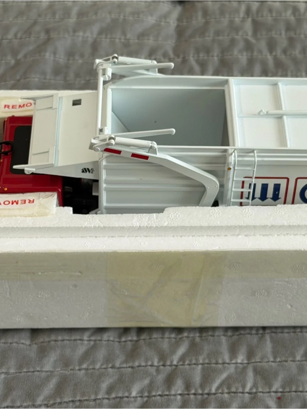 First Gear 1:34 Mack TerraPro Wittke Refuse Truck Diecast – Near Mint w/ Box